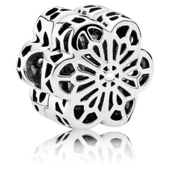 Pandora Floral Lace Daisy Clip Charm Silver - Picture 1 of 4